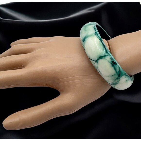 Unbranded Jewelry - Vintage Marbled Green & White Bangle Bracelet Faux Jade Look Costume Jewelry